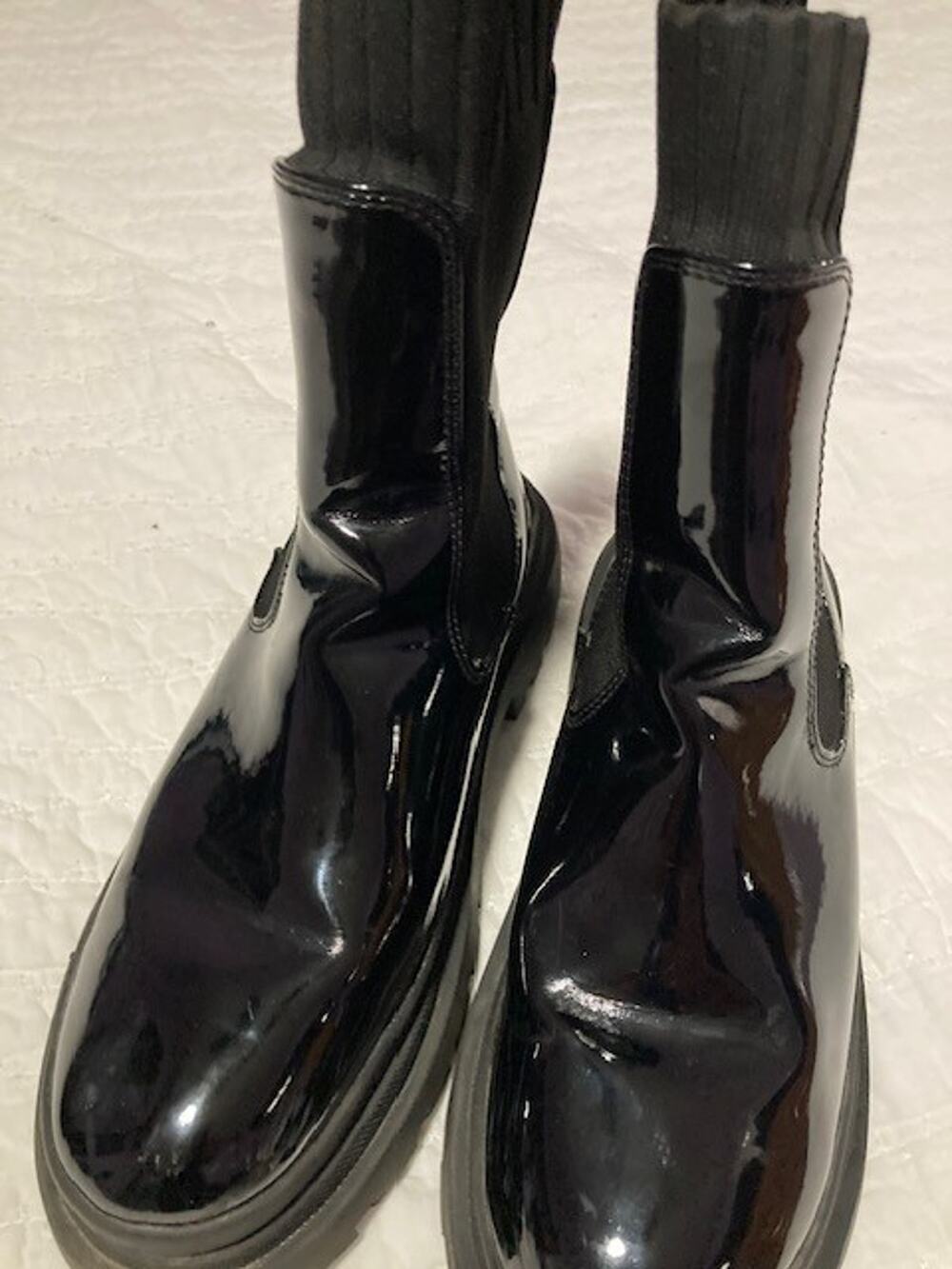 Desire Women’s Size 8 Patent Leather Ankle Boots Black Slip‑On Chunky Sole